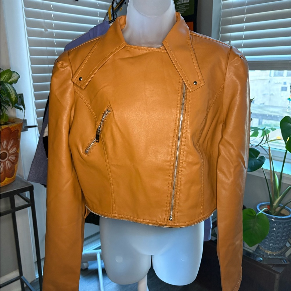 Stylish Women's Tan Leather Jacket